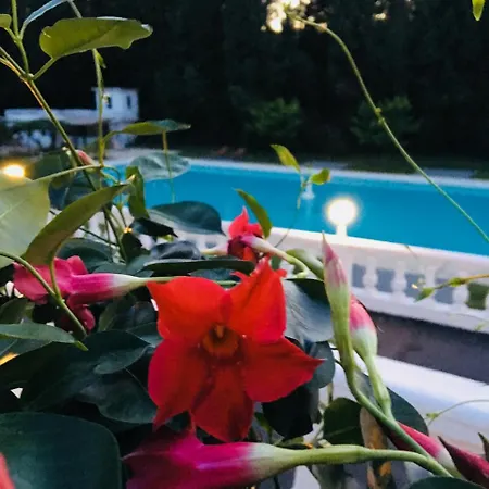 Chateau De Fontager Hotel 3*